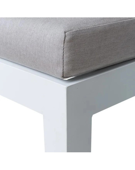 Cadeira Oslo DUDECO - Material do assento: Polipropileno
Material da estrutura: Madeira de faia e aço reforçado
Altura total: 