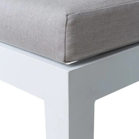 Cadeira Oslo DUDECO - Material do assento: Polipropileno
Material da estrutura: Madeira de faia e aço reforçado
Altura total: 