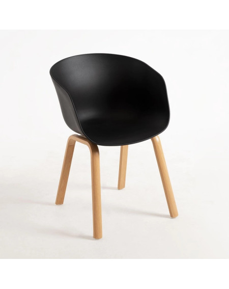 Cadeira Ram DUDECO - Material do assento: espuma estofada em malha respirável
Material da estrutura: aço reforçado, poliamida e 