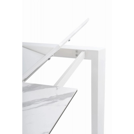 Cadeira Guimarães DUDECO - Material  estrutura: Madeira de carvalho
Material do assento: Tecido
Largura total: 49 cm
Profundidad
